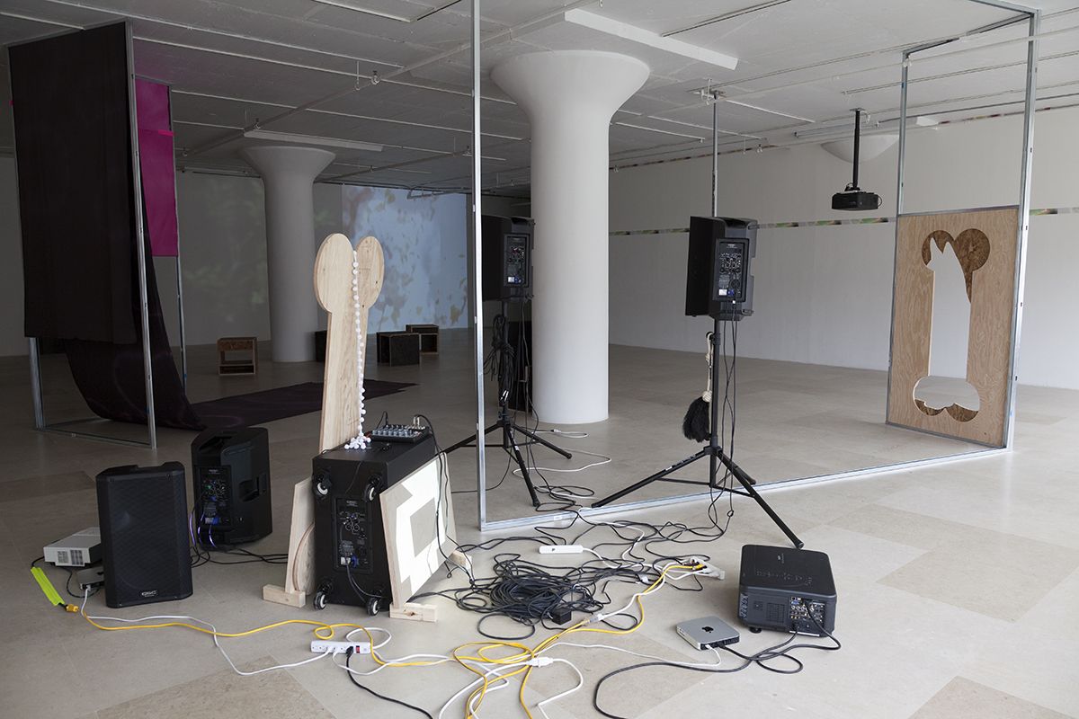 Hilary Lloyd, Installation view, Dock Lands, Greene Naftali, New York, 2017