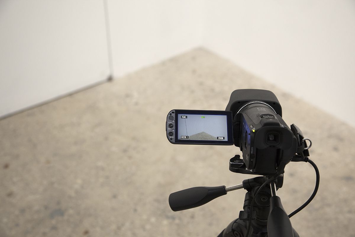 John Knight Corner displacement, 1970 (detail) Closed circuit video Dimensions Variable