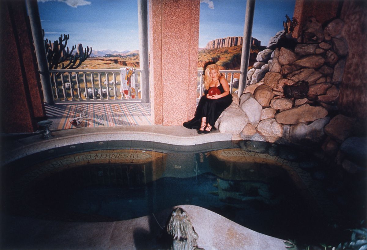 Daniela Rossell, Untitled (Jana with Red Apple in Santa Fe), 1997, cibachrome, 11 x 16 inches