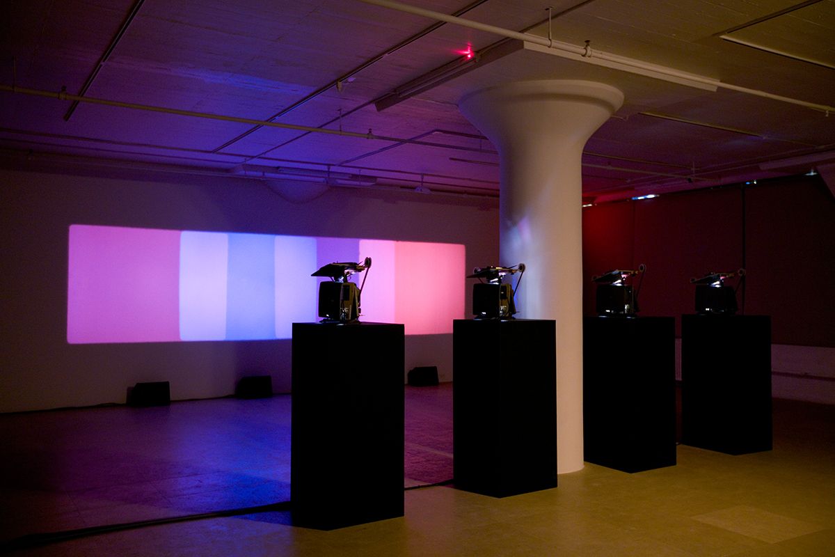 Paul Sharits, Shutter Interface, 1975, 4-screen 16mm loop projection with 4 separate soundtracks, color, Indefinite duration
