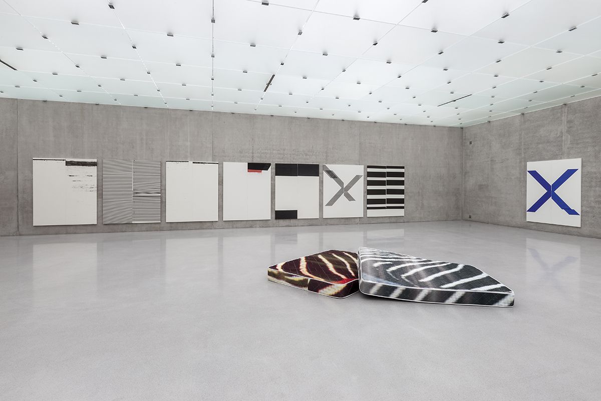 Installation view, WADE GUYTON, GUYTON\WALKER, KELLEY WALKER, Kunsthaus Bregenz, Bregenz, 2013