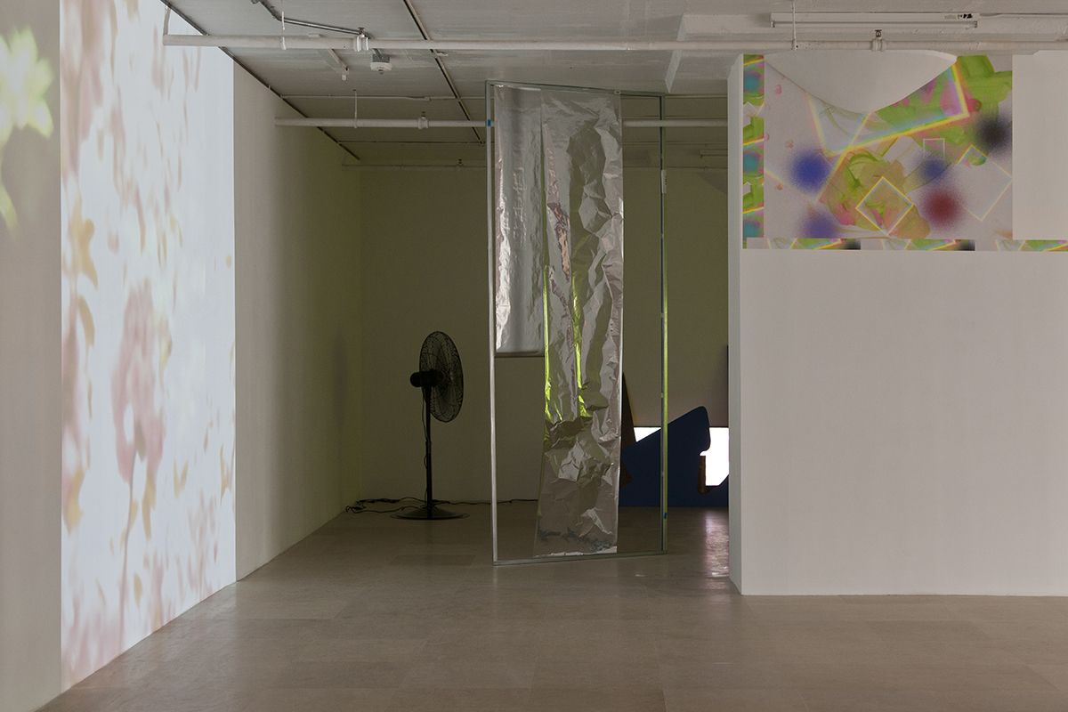 Hilary Lloyd, Installation view, Dock Lands, Greene Naftali, New York, 2017