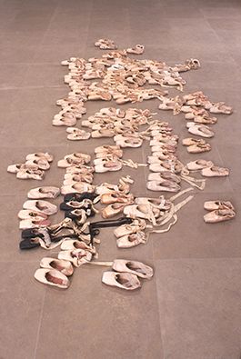 Installation view, Intermediate II (detail), Greene Naftali, New York, 2001