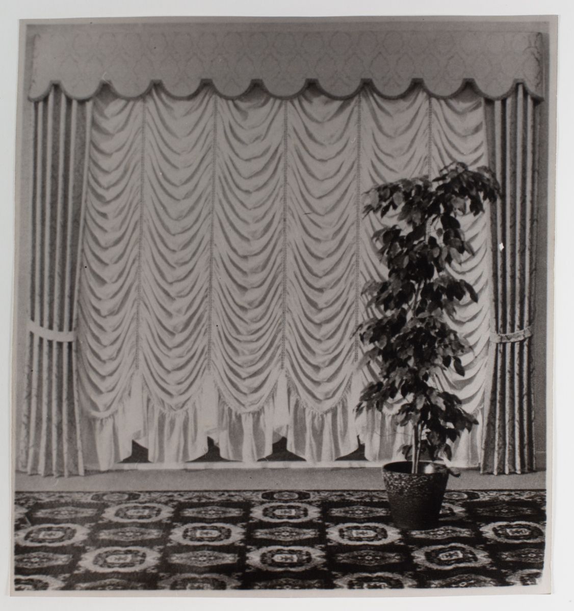 Konrad Lueg Untitled (Gardine mit Gummibaum), Unknown Photo paper Paper: 10 3/8 x 9 7/8 inches (26.5 x 25 cm) Frame: 16 3/8 x 14 1/4 inches (41.5 x 36 cm)