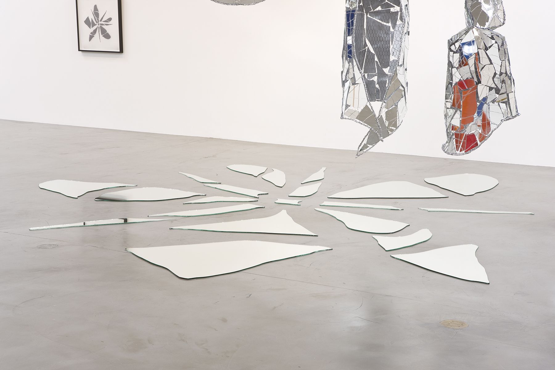 Liz Larner, Between Loves Me Not