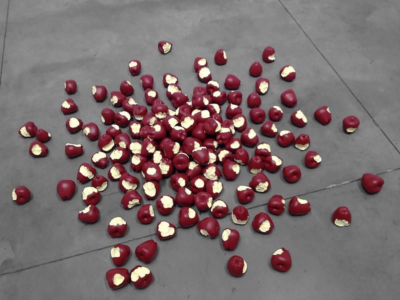 Tom Friedman, Untitled (apples), 2012