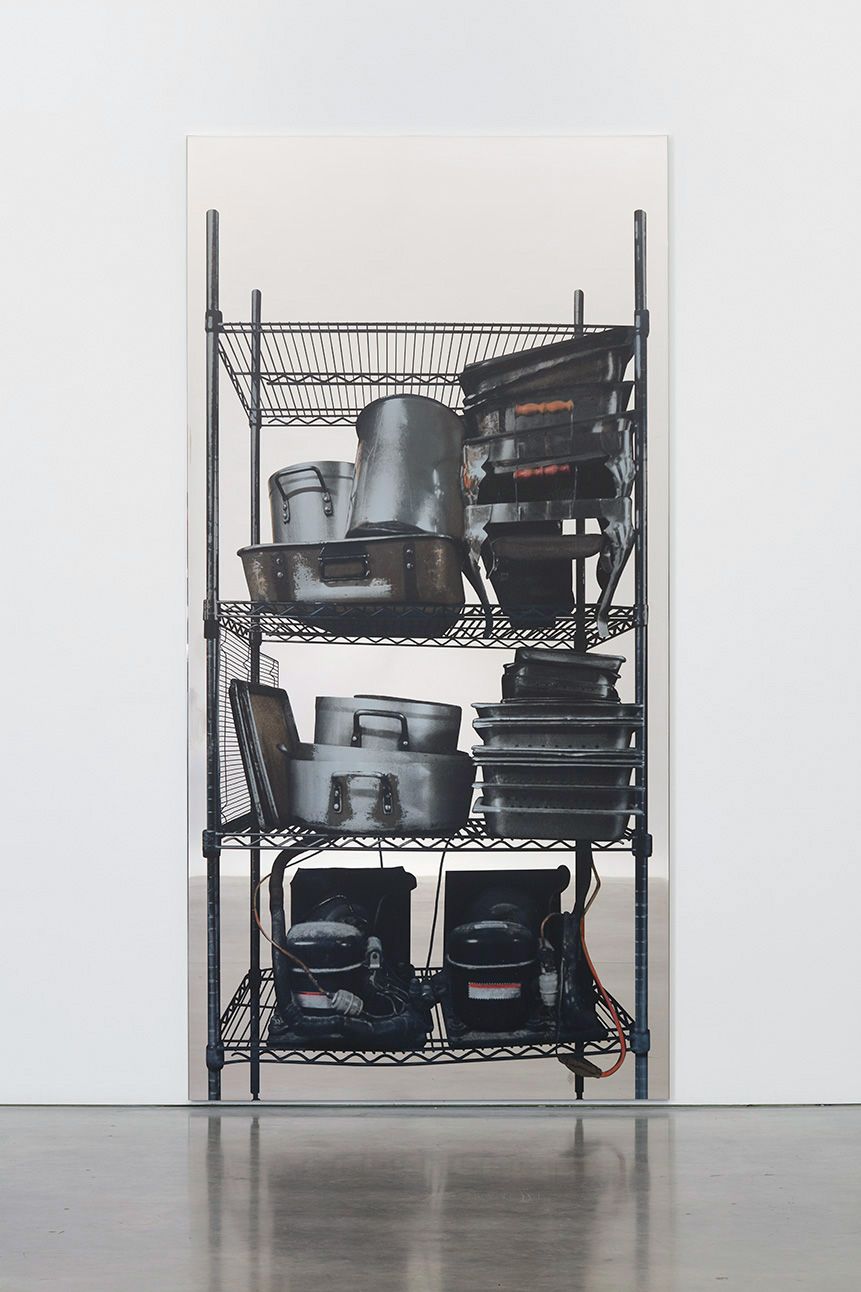 Michelangelo Pistoletto Scaffali – contenitori metallici e motori, 2015 