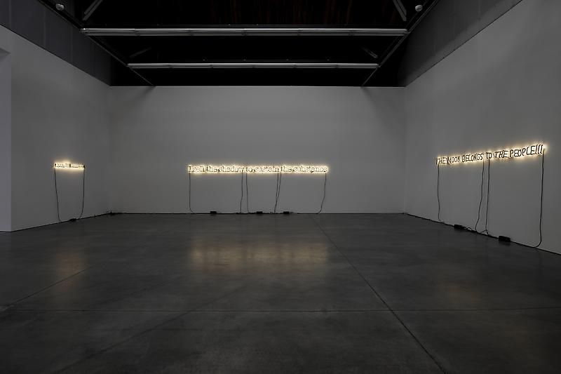 Glenn Ligon, Neon