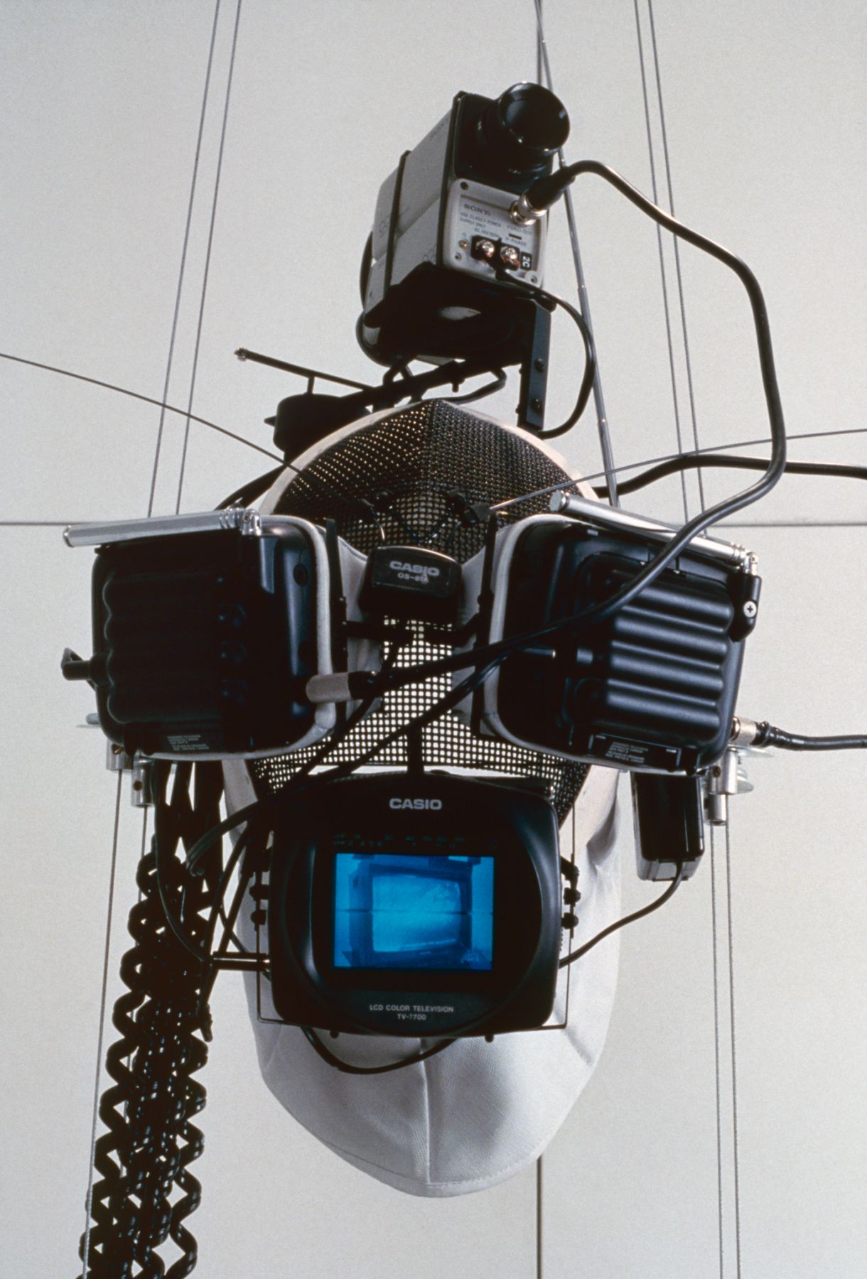 Vito Acconci, Virtual Intelligence Mask