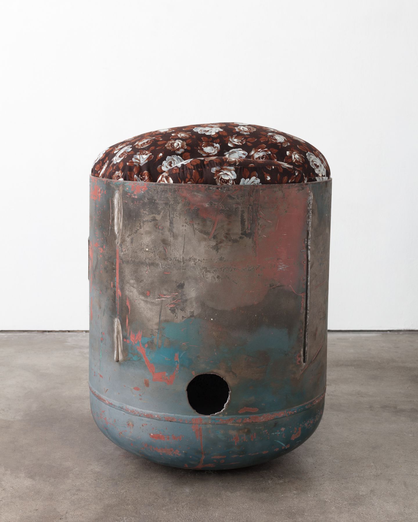Elad Lassry, Untitled (Pod, Brown Floral, 2), 2018