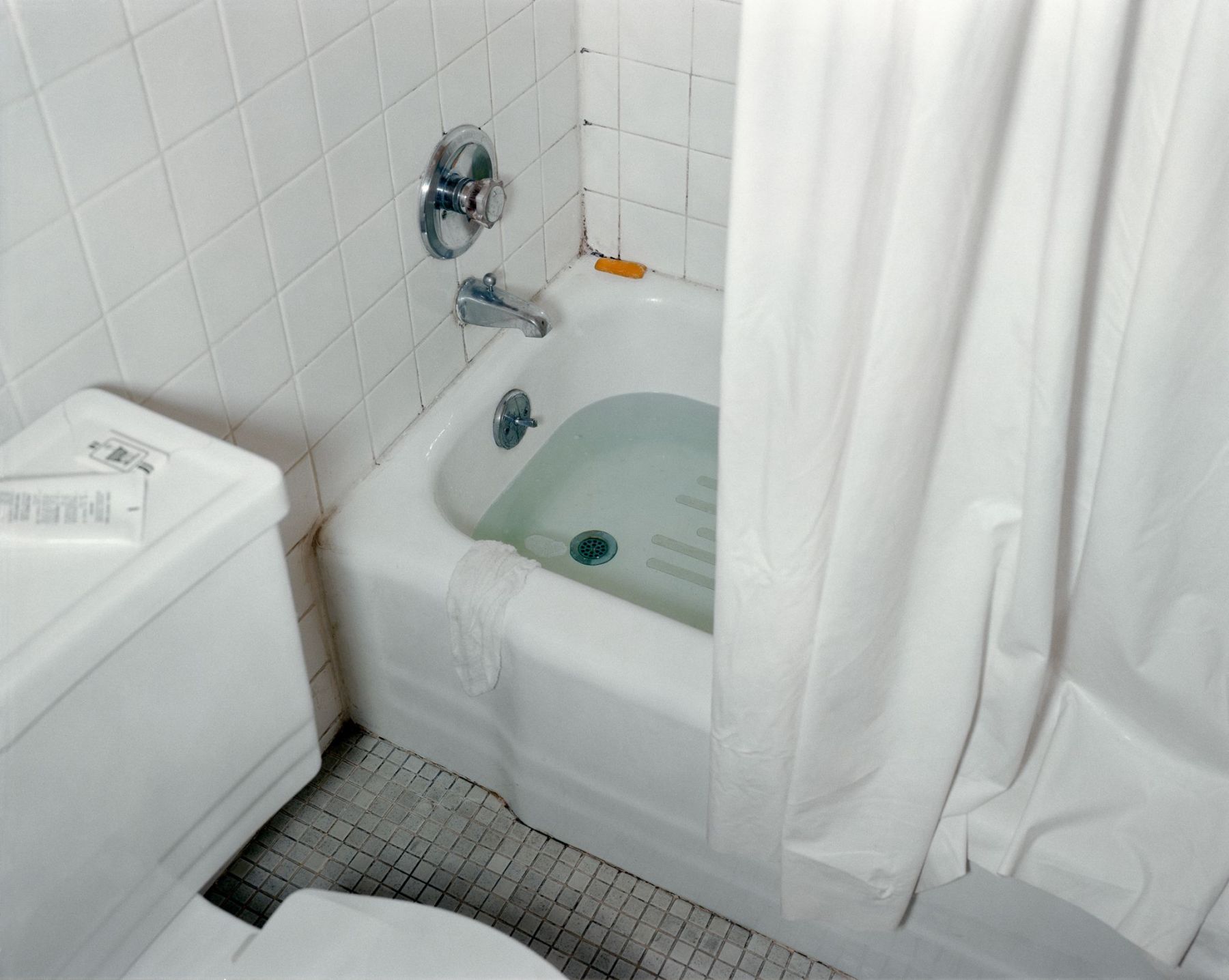 Stephen Shore, Room 115, Holiday Inn, Belle Glade, Florida, November 14, 1977