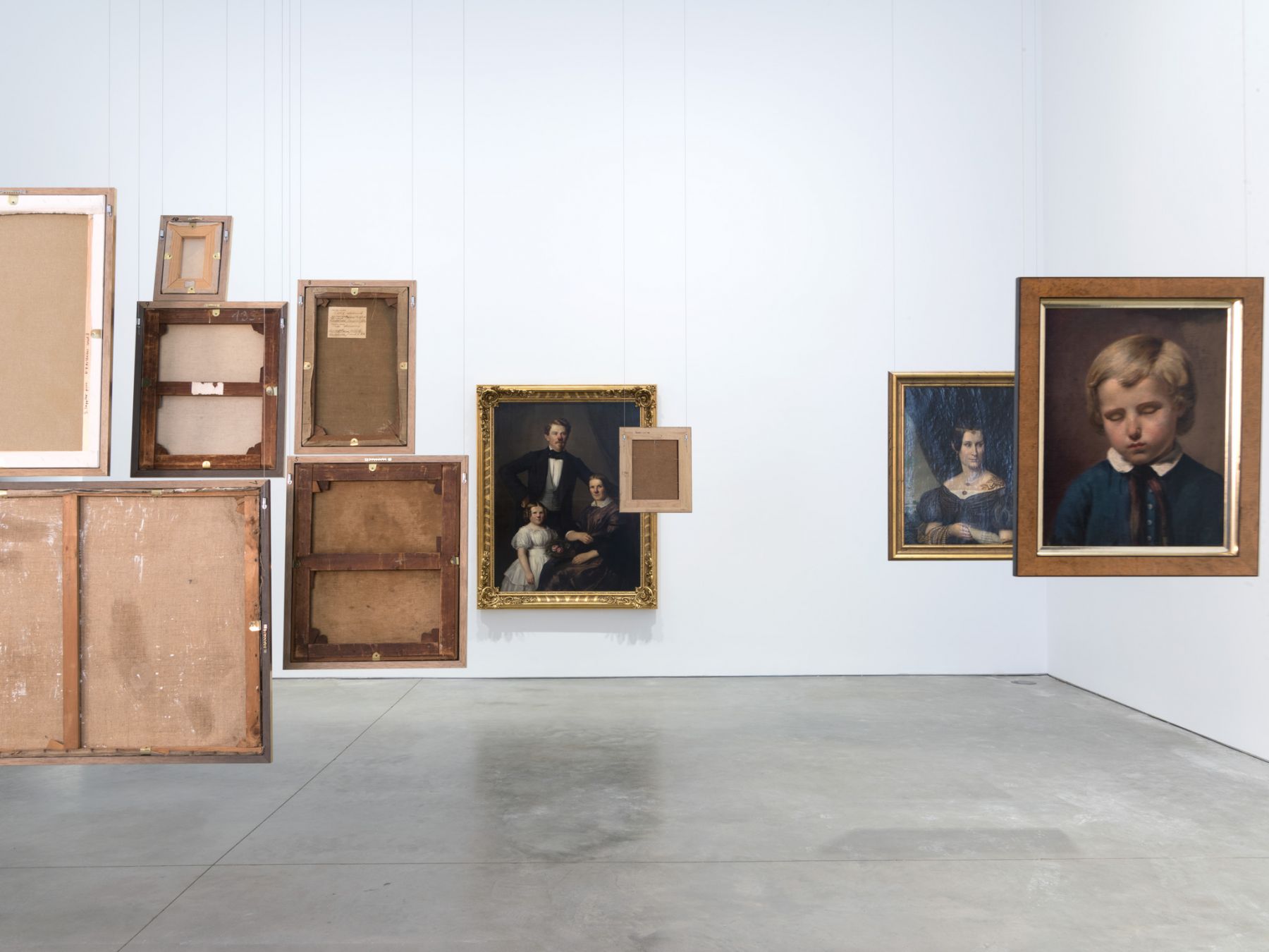 Hans-Peter Feldmann, Exhibition view: 303 Gallery, 2016