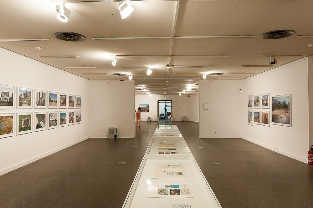 Stephen Shore, Installation view: Espace Van Gogh, Les Rencontres d'Arles, Arles