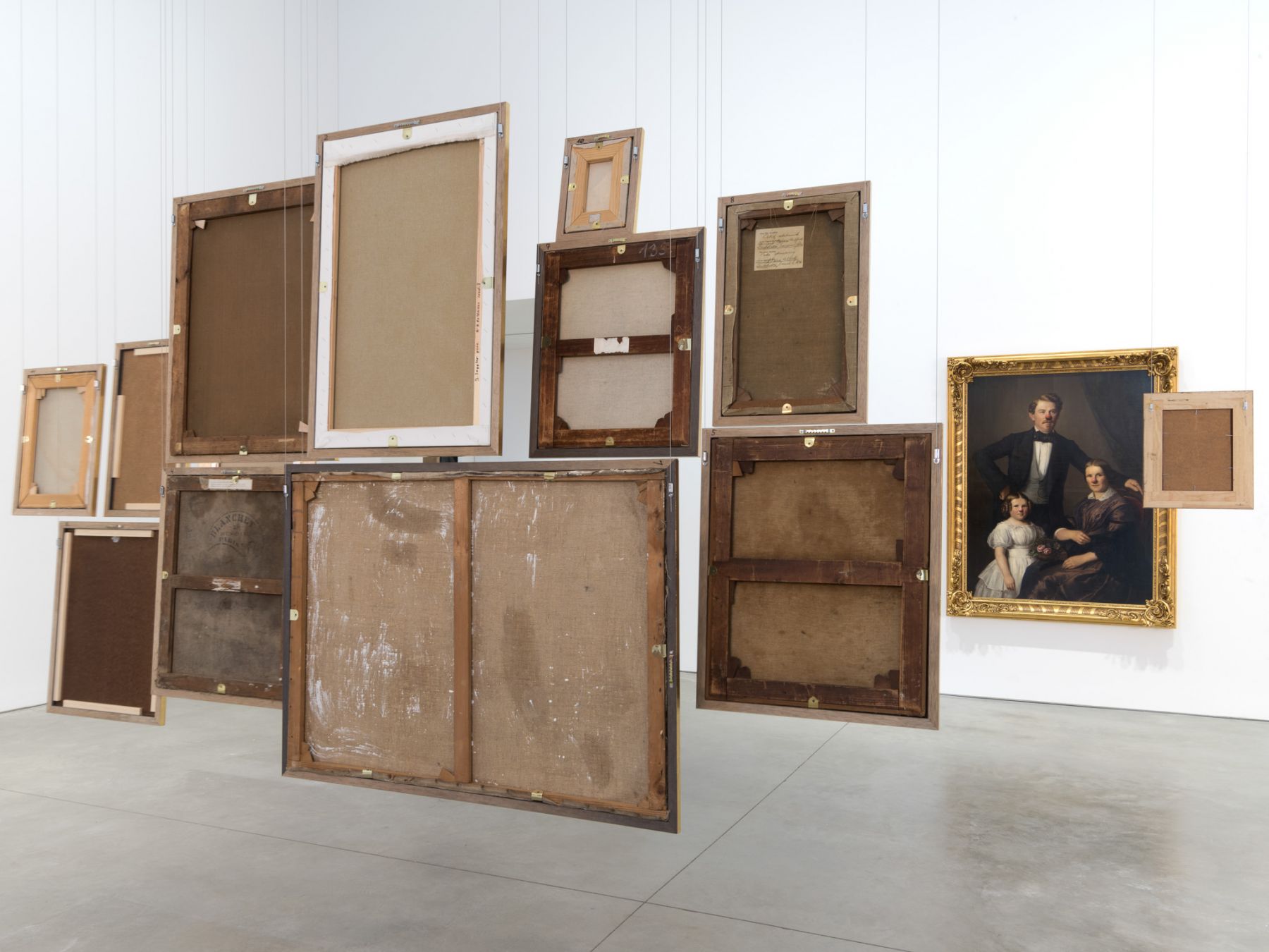 Hans-Peter Feldmann, Exhibition view: 303 Gallery, 2016