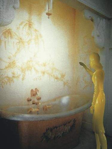Laurie Simmons, Yellow Bathroom, 1983