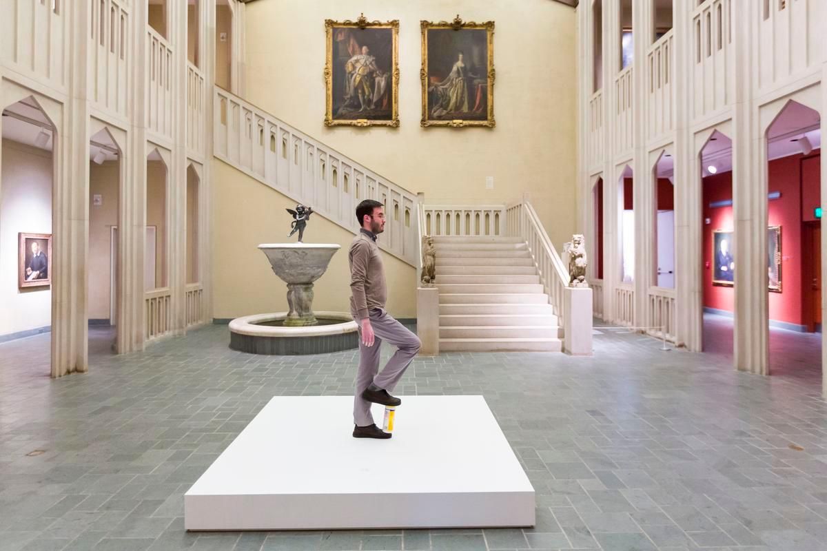 ERWIN WURM, One Minute Sculpture: Earth Measure, 2015