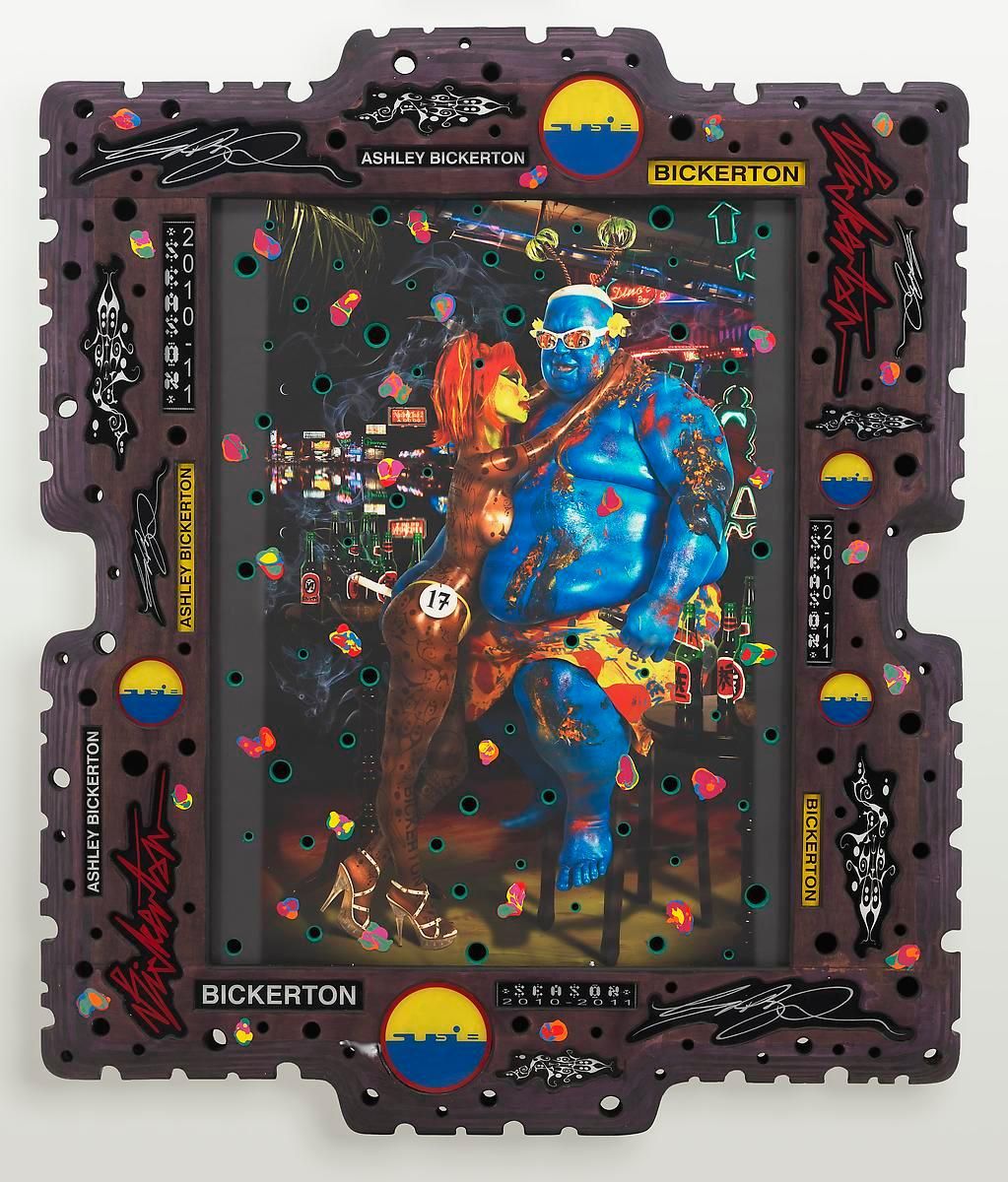 é¿ä»è·æ¯å
é Neon Bar, 2010-2011