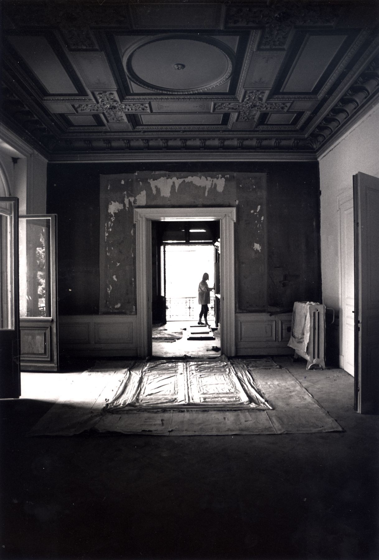Heidi Bucher at Villa Bleuler, Schweiz, 1991. Photo: Hans Peter Gächter. Photo credit: Peter Gaechter & Clahsen.