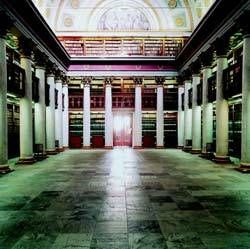 Candida Höfer, Universitätsbibliothek Helsinki