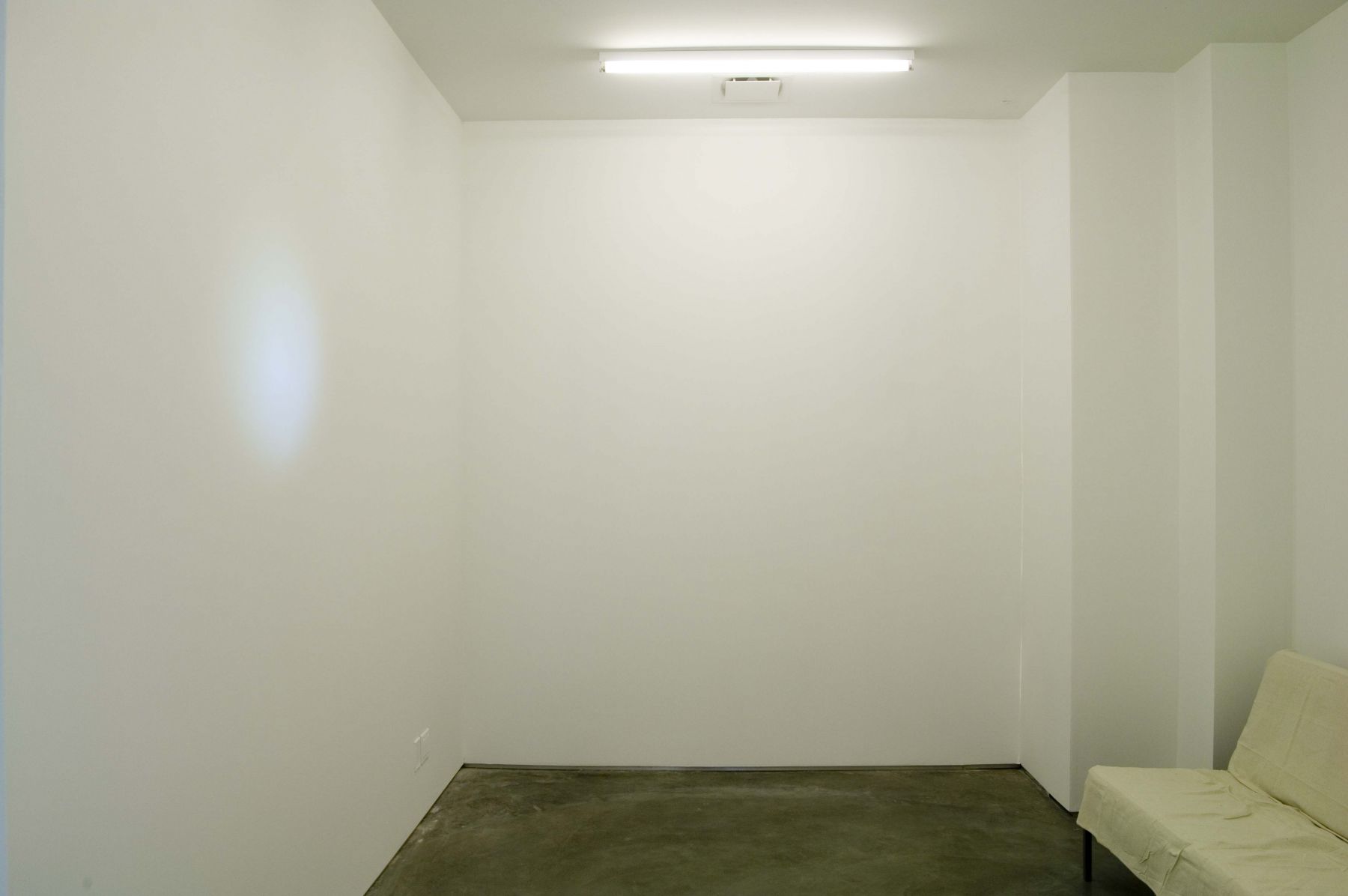 Jeffrey Wells, Video to Accompany Staring at a White Wall, 2006