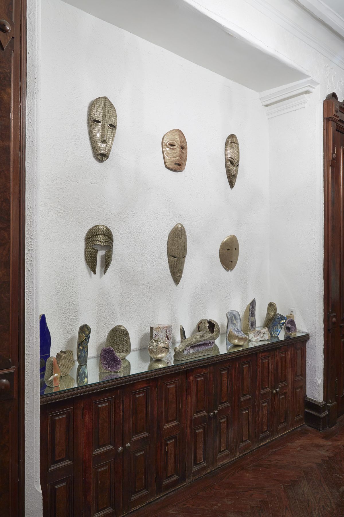 Andisheh Avini (Installation View), 118 East 64th Street, 2015