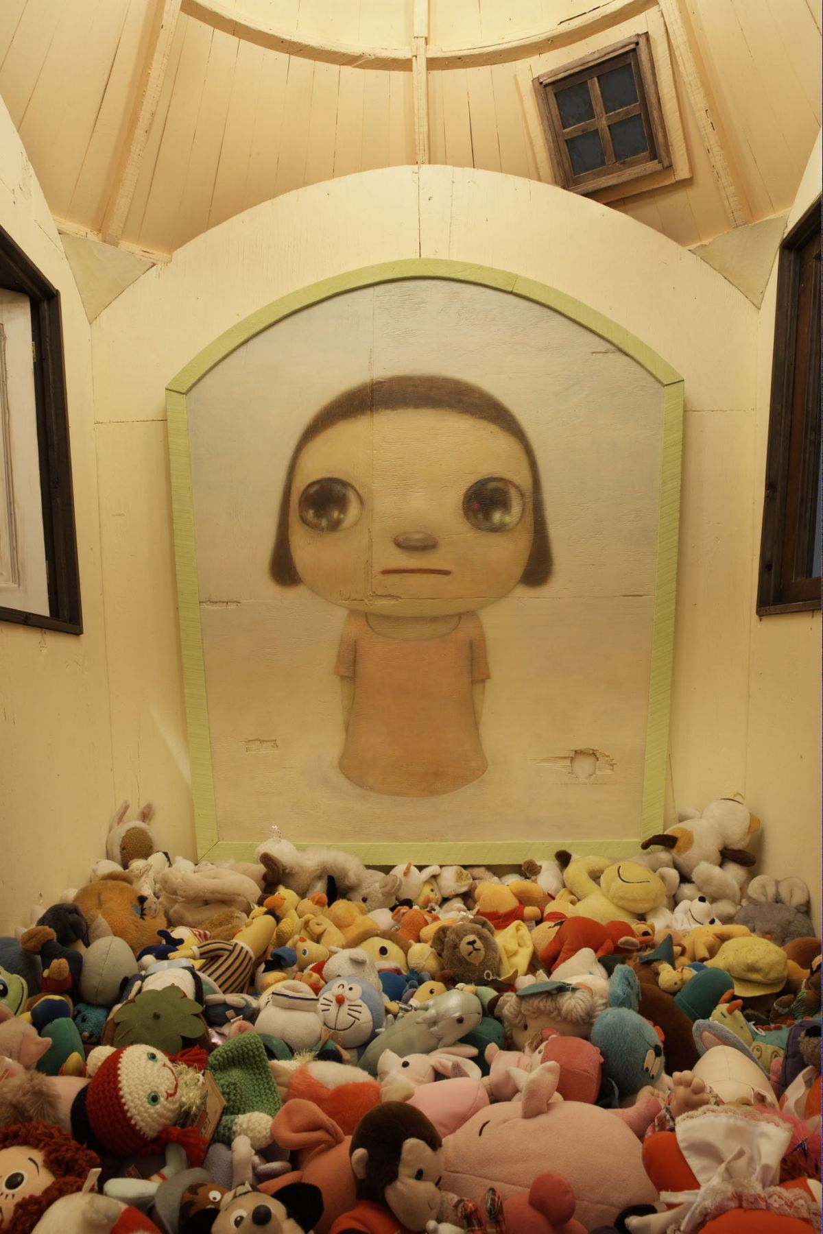 pile of dolls by yoshimoto nara