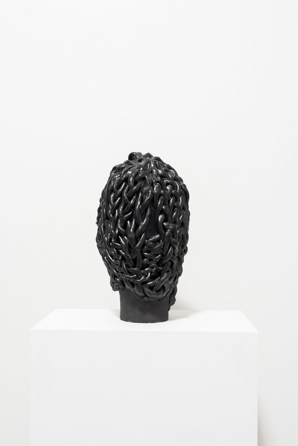 ektor garcia, cabeza trenzada, 2019