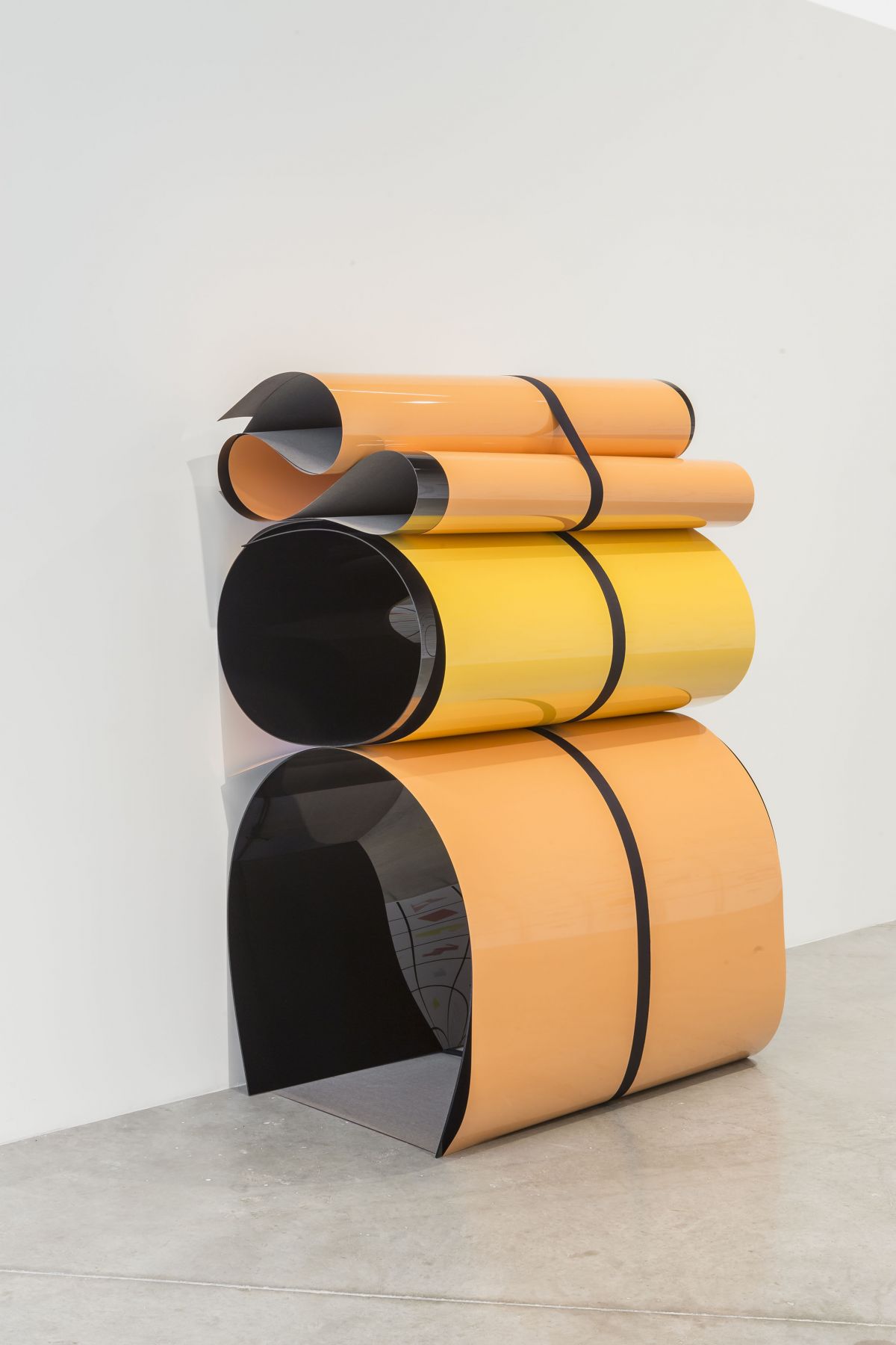 a formica and plexiglass sculpture by Julia Dault installed in New York art gallery Marianne Boesky
