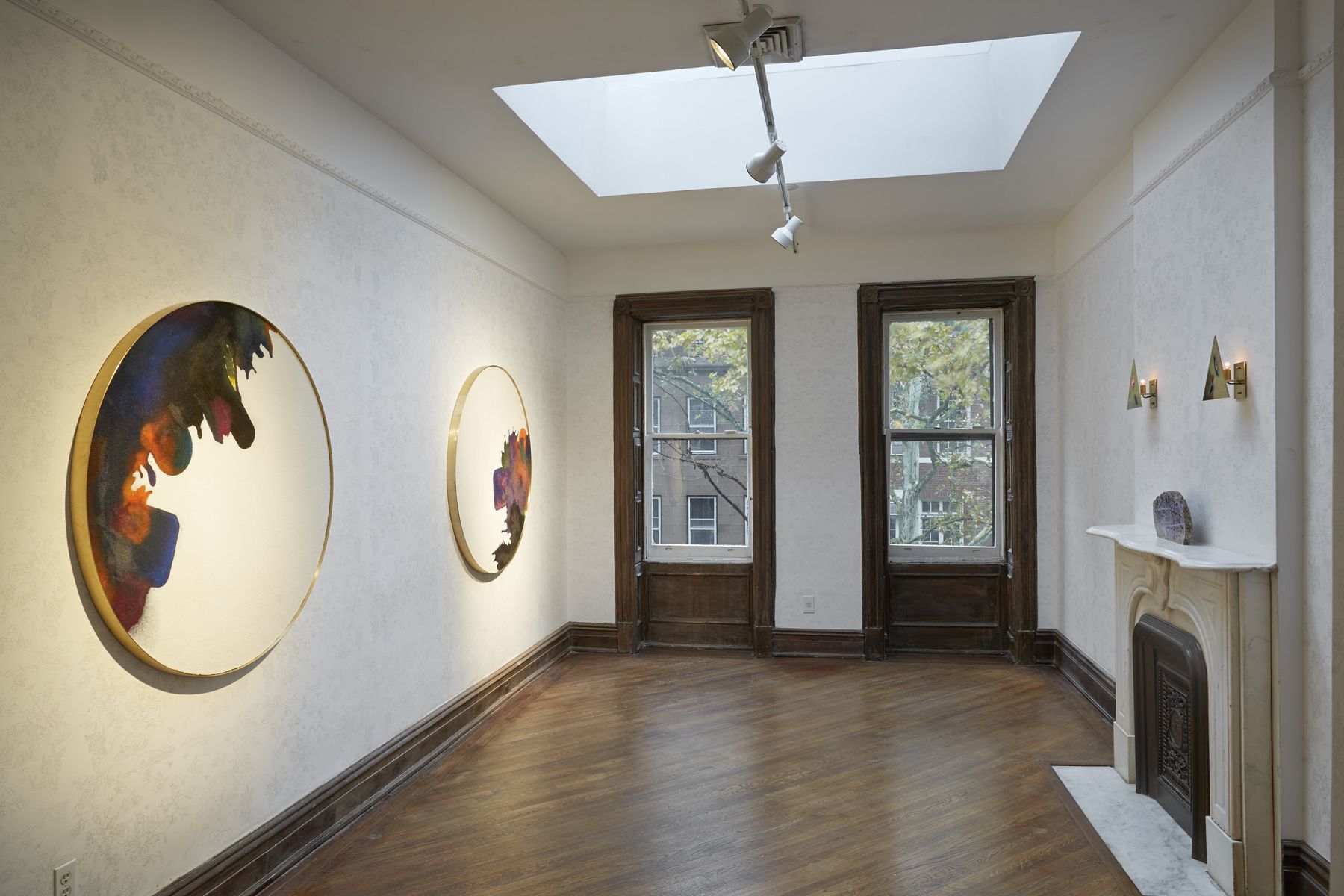 Andisheh Avini (Installation View), 118 East 64th Street, 2015