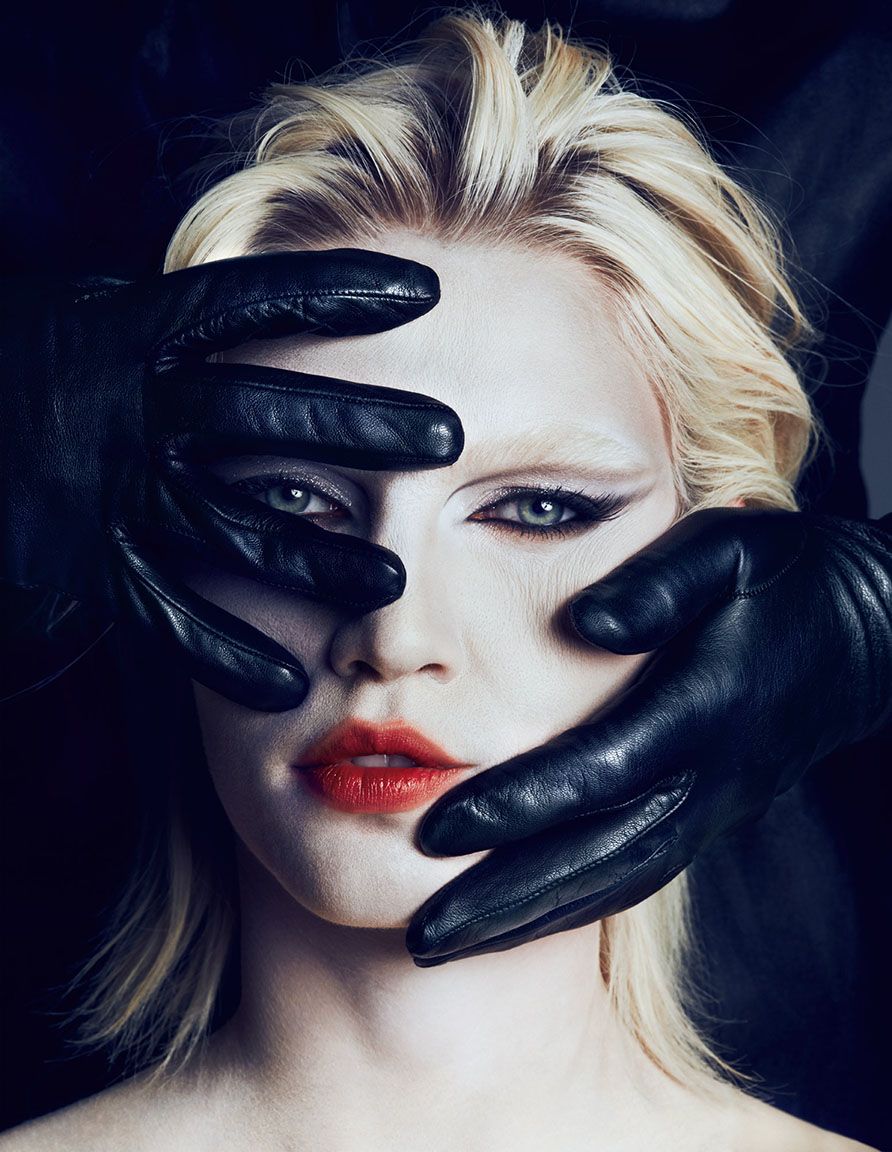 Txema Yeste, Aline and Gloves, 2013
