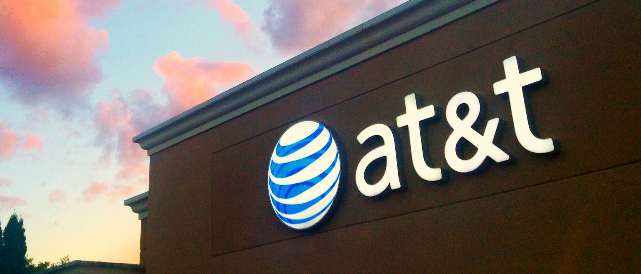 AT&T Workers Prepare to Strike - SLU Blog