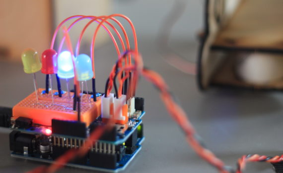Daniel Lombraña González, Arduino, via flickr creative commons