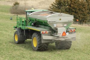 F4365 High-Capacity Nutrient Applicator | John Deere