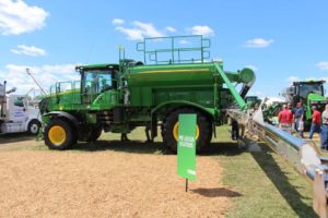 AB485 Air Boom | John Deere