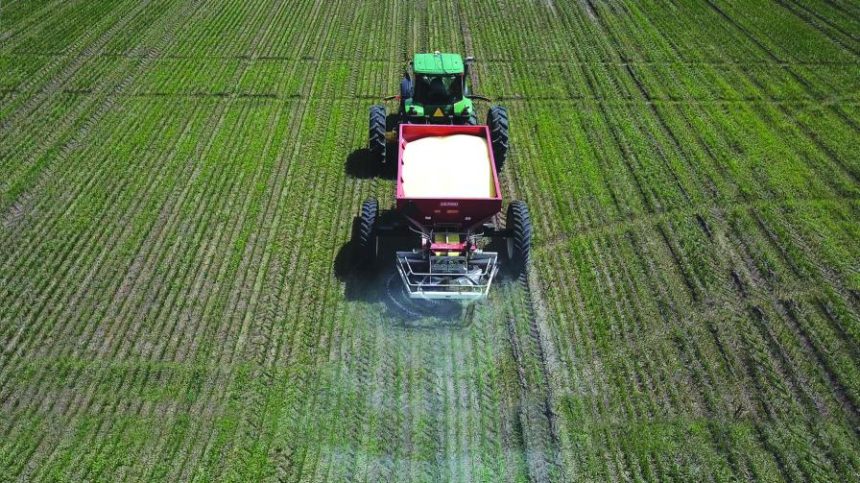 Salford Group Introduces Swath Control Technology for Spinner Spreaders