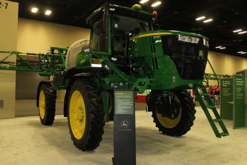 John Deere R4038
