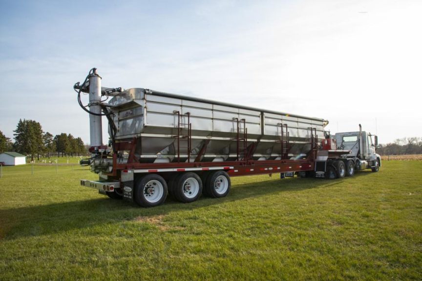 Overhead Discharge, Trailer Mount Fertilizer Tenders