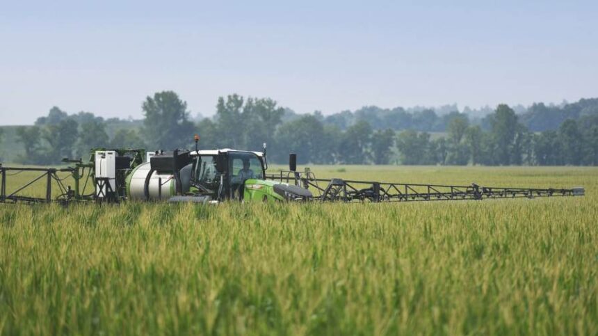 New Fendt Rogator 900 Series Applicator Offers All-Season Versatility