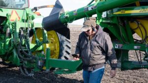 FarmLogs Now Connected to John Deere Operations Center