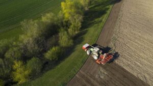 North American Ag Tractor, Combine Sales Make First Decline Since July 2021