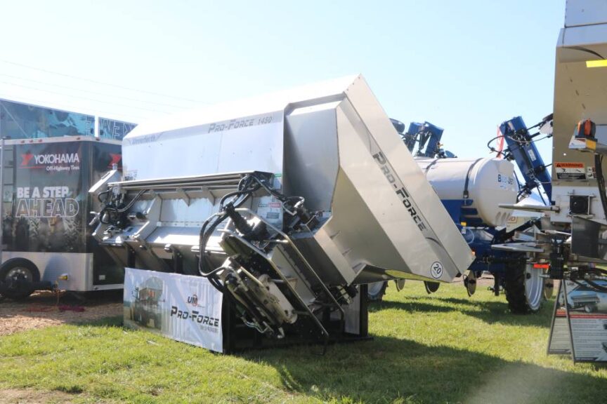 Pro-Force Dry Spreaders