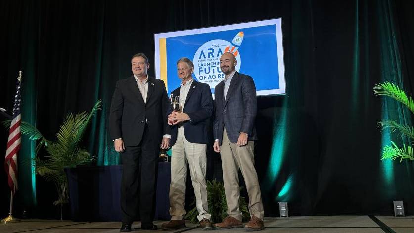 ARA Recognizes American Plant Food CEO Toby Hlavinka with Distinguished Service Award