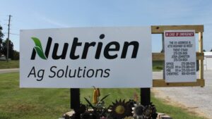CropLife 100: Rankings Unveiled for the 2024 Top U.S. Ag Retailers