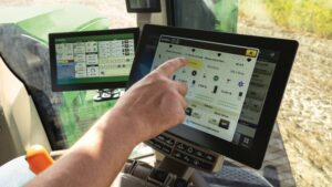 John Deere Expands Self-Repair Solutions, Furthering Farmer Independence