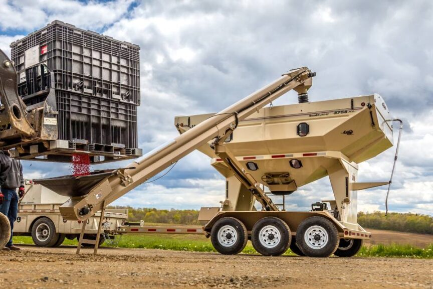 Self-Filling Seed Runner
