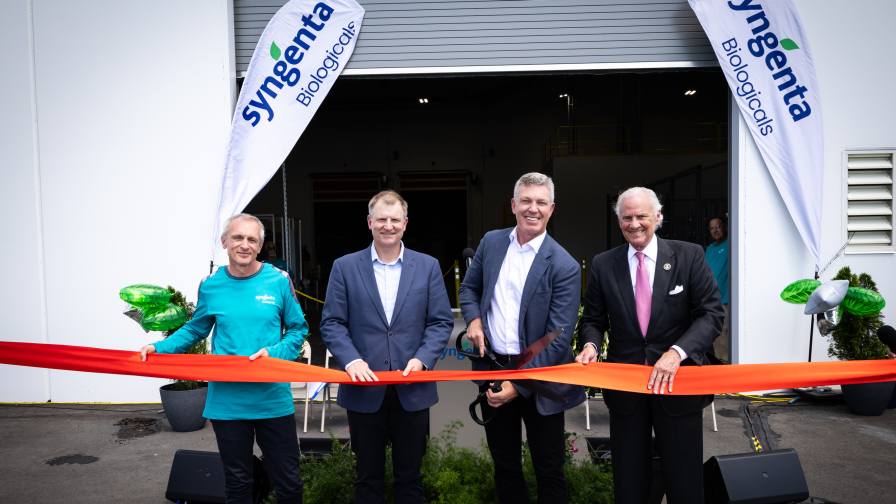 South Carolina Governor Henry McMaster joins Syngenta CEO Jeff Rowe for opening ceremony.