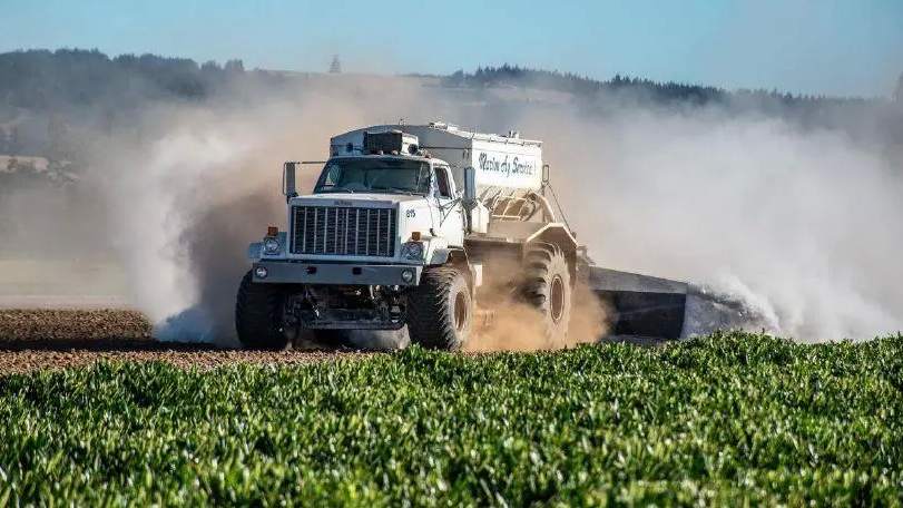 Lime-application-on-a-field-was-the-starting-point-for-Marion-Ag-Service-50-years-ago Photo Marion Ag Service
