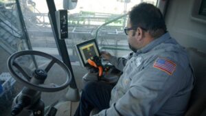How John Deere Expert Alerts Help to Manage a Machine’s Lifecycle