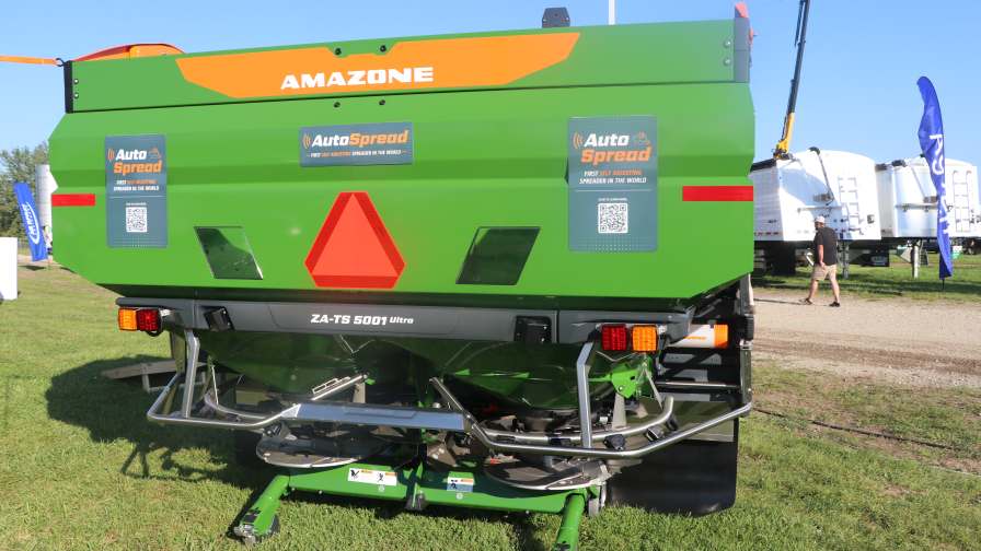 The Amazone ZA-TS 01 AutoSpread is a fully autonomous, self-adjusting spreader.