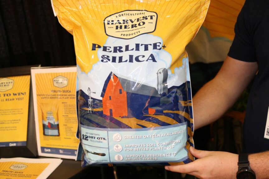 Harvest Hero Perlite + Silica (Harvest Hero/Dicalite Management Group)